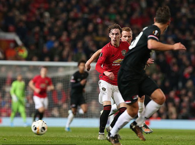 Đại phá AZ Alkmaar, Man United bay bổng ở Europa League - Ảnh 1.