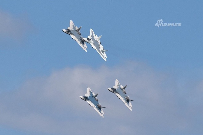 Mãn nhãn ngắm Su-57 của Nga dạo chơi trên bầu trời cùng động cơ khủng - Ảnh 3.