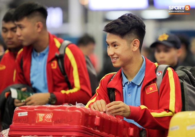 Đình Trọng, Trọng Đại thần thái ngày hội quân, U22 Việt Nam mang nguyên dàn trai đẹp sang Hàn Quốc tập huấn - Ảnh 8.