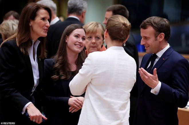 Ông Macron tươi cười cùng nữ thủ tướng trẻ nhất thế giới - Ảnh 3.