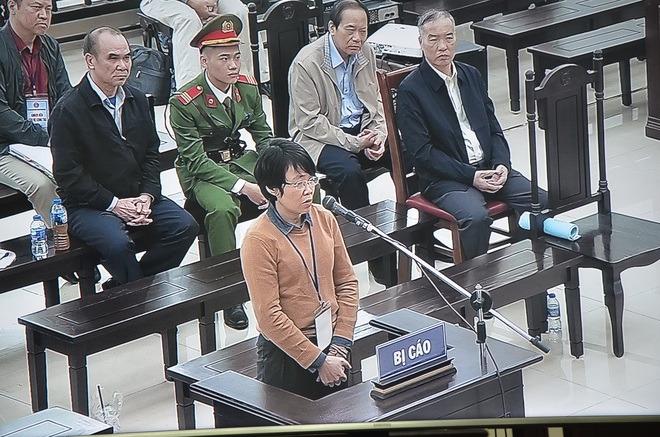 Ngày 2 xử vụ MobiFone mua AVG: Cựu Bộ trưởng Nguyễn Bắc Son lại khai có nhận 3 triệu USD nhưng không đưa cho con gái - Ảnh 22.
