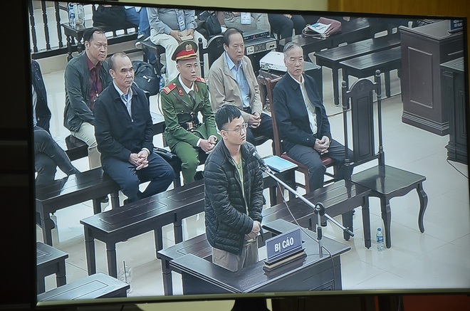 Ngày 2 xử vụ MobiFone mua AVG: Cựu Bộ trưởng Nguyễn Bắc Son lại khai có nhận 3 triệu USD nhưng không đưa cho con gái - Ảnh 15.