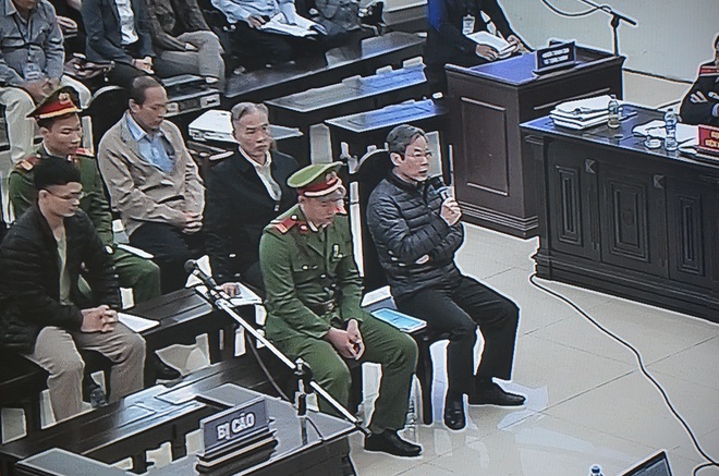 Ngày 2 xử vụ MobiFone mua AVG: Cựu Bộ trưởng Nguyễn Bắc Son lại khai có nhận 3 triệu USD nhưng không đưa cho con gái - Ảnh 5.