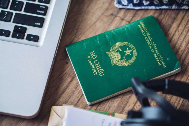 Việt Nam sẽ có hộ chiếu gắn chip điện tử vào năm 2020 và nó có gì khác biệt? - Ảnh 1.