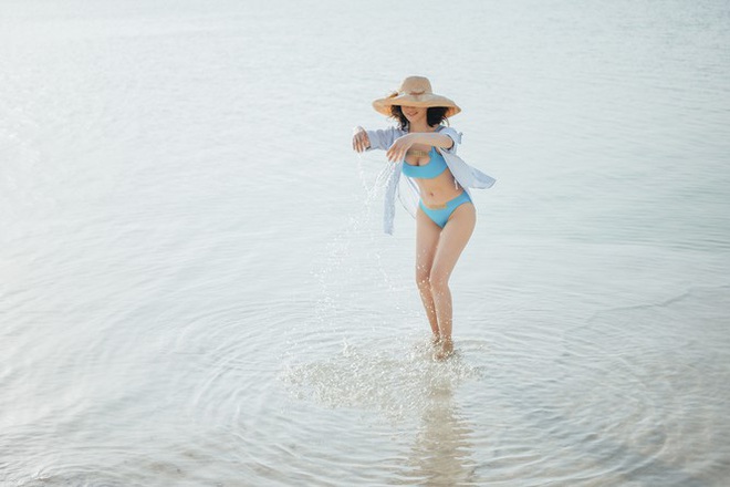 MC Thanh Mai gây choáng khi mặc bikini khoe body không tỳ vết ở tuổi 46 - Ảnh 11.