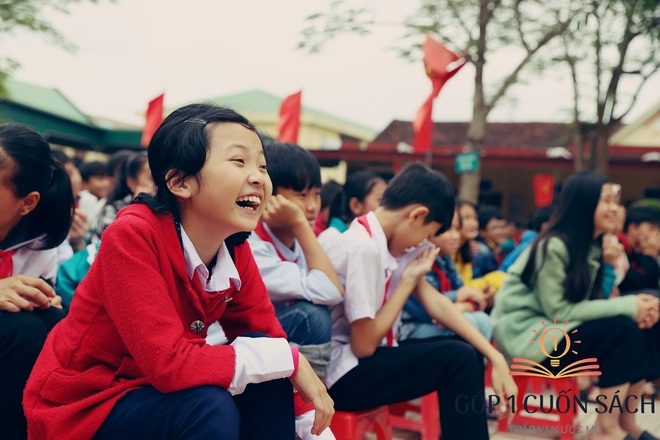 Về quê hương Can Lộc trao sách, đánh thức lòng tự hào dân tộc trong học sinh - Ảnh 8.