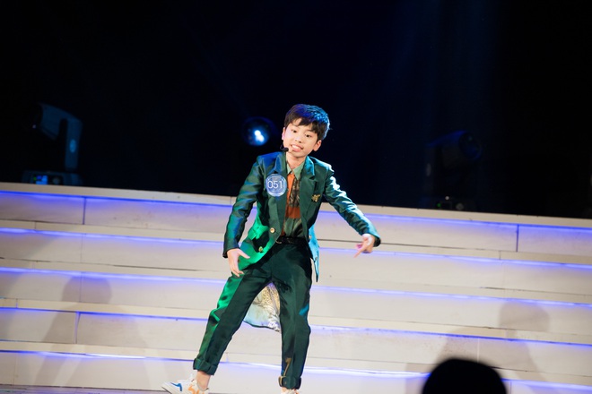 Thí sinh 10 tuổi lọt chung kết Giọng hát hay tiếng Hàn Quốc 2019 nhờ màn bắn rap cuốn hút - Ảnh 4.