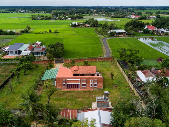 Mãn nhãn với ngôi nhà nội thất toàn bằng gỗ, như ốc đảo giữa nông thôn Việt Nam - Ảnh 15.