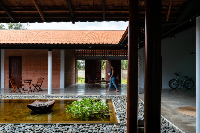 Mãn nhãn với ngôi nhà nội thất toàn bằng gỗ, như ốc đảo giữa nông thôn Việt Nam - Ảnh 3.