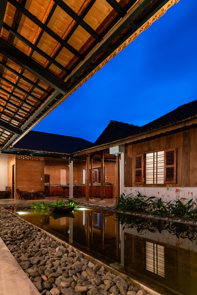 Mãn nhãn với ngôi nhà nội thất toàn bằng gỗ, như ốc đảo giữa nông thôn Việt Nam - Ảnh 8.