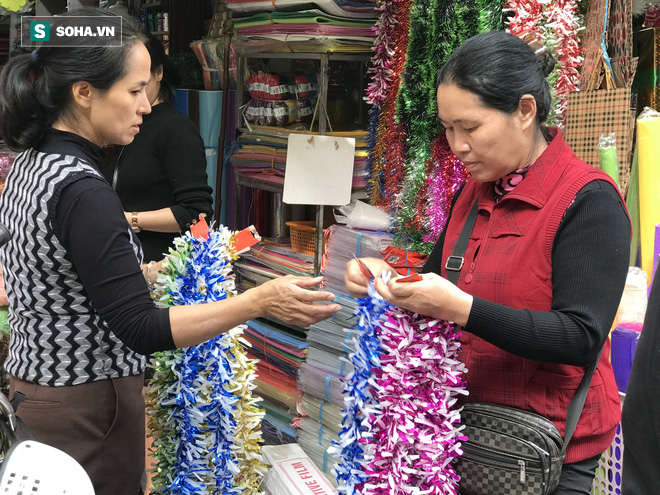 Bình hoa phú quý giả giá 12 triệu đồng, đại gia Việt xuống tiền chơi 1 ngày Noel - Ảnh 6.