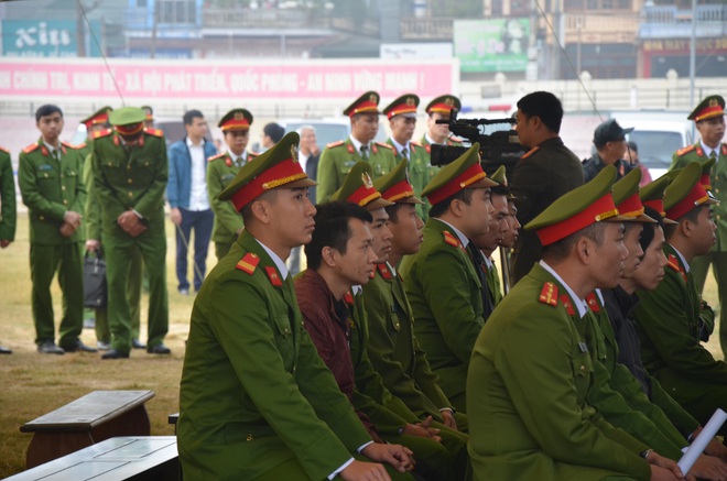 Xét xử vụ nữ sinh giao gà ở Điện Biên: Bùi Văn Công cho rằng chủ mưu còn đang nhởn nhơ ngoài xã hội... - Ảnh 24.