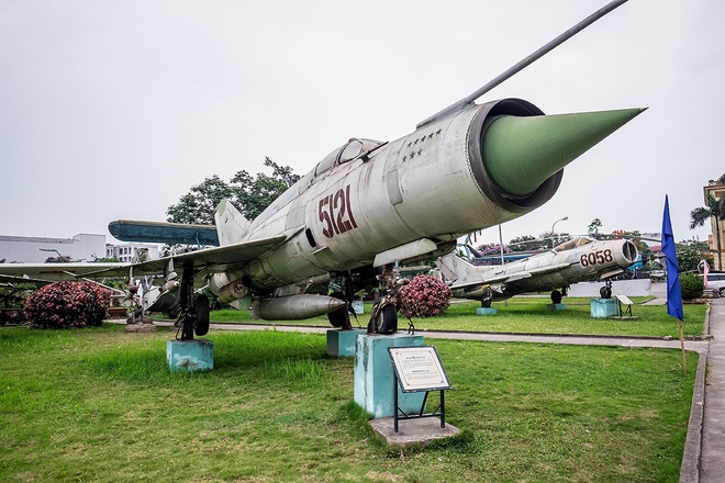 Phạm Tuân - Phi công đầu tiên bắn tan “siêu pháo đài bay” B-52 - Ảnh 6.