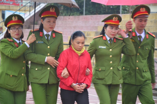 Vụ nữ sinh giao gà bị bắt cóc, hãm hiếp: Các bị cáo đã bàn bạc kế hoạch bắt cóc bà Trần Thị Hiền - Ảnh 3.