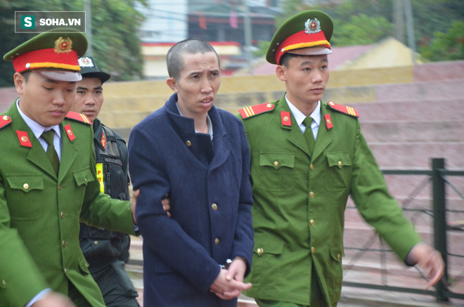[Ảnh] Người dân đồng thanh la lớn khi Tòa tuyên 3 năm tù với bị cáo Bùi Thị Kim Thu  - Ảnh 8.