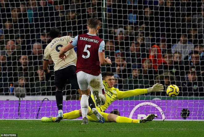  Chủ nhà Burnley tặng quà, Man United vào Top 5  - Ảnh 3.