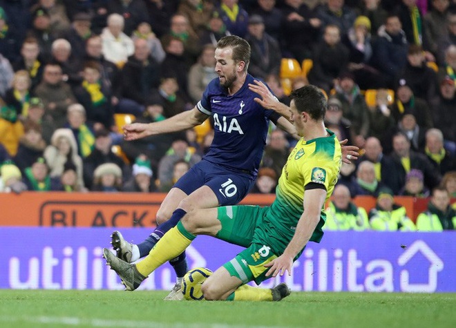 Thoát hiểm nghẹt thở tại Carrow Road, Tottenham lỡ bước vào top 4  - Ảnh 5.