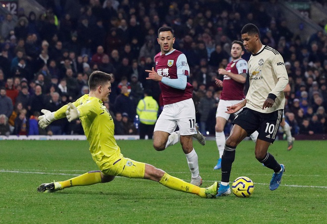  Chủ nhà Burnley tặng quà, Man United vào Top 5  - Ảnh 6.