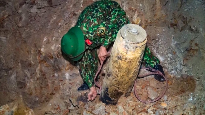 Phát hiện quả bom nặng gần 230 kg tại Quảng Ninh - Ảnh 1.