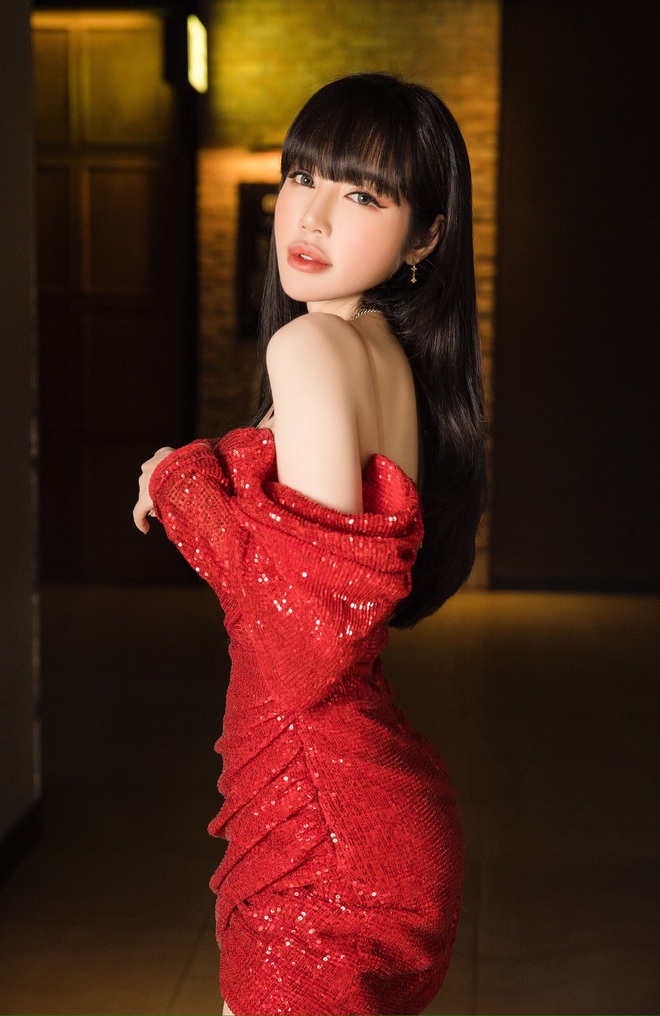 Elly Trần mặc sexy, ôm chặt Nam Thư tại sự kiện - Ảnh 6.