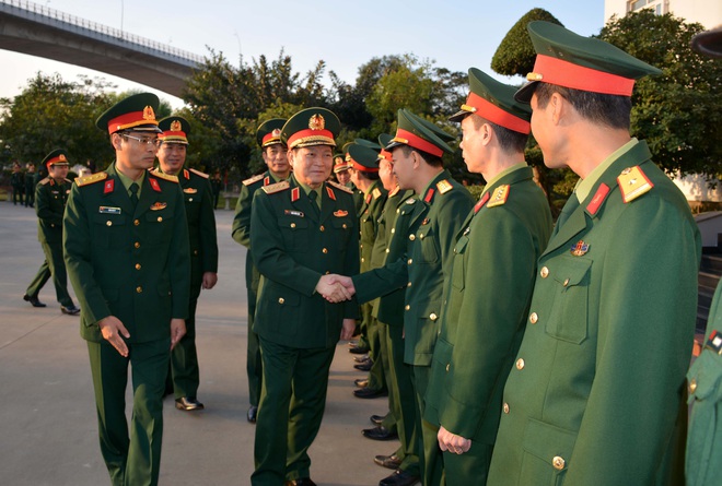 Đại tướng Ngô Xuân Lịch dự Lễ hạ thủy tàu tìm kiếm, cứu nạn tàu ngầm đa năng MSSARS 9316 - Ảnh 1.