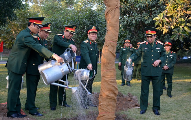 Đại tướng Ngô Xuân Lịch dự Lễ hạ thủy tàu tìm kiếm, cứu nạn tàu ngầm đa năng MSSARS 9316 - Ảnh 2.