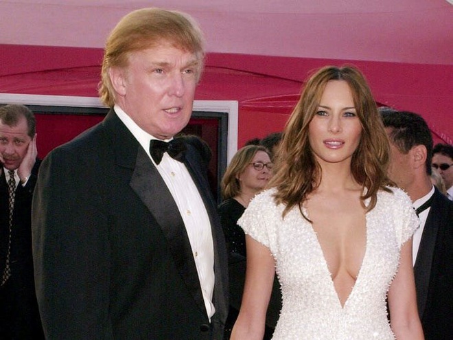 Bà Melania Trump nghi cựu trợ lý của chồng đứng sau vụ rò rỉ ảnh khỏa thân thời còn làm người mẫu - Ảnh 1.