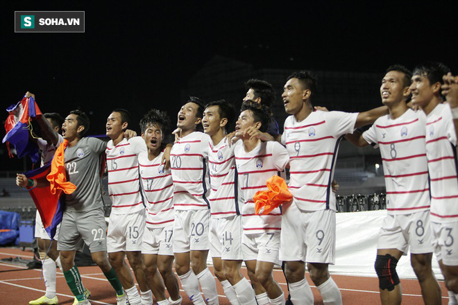 Cầu thủ Campuchia bật khóc, ăn mừng đầy cảm xúc sau chiến tích lịch sử tại SEA Games - Ảnh 6.