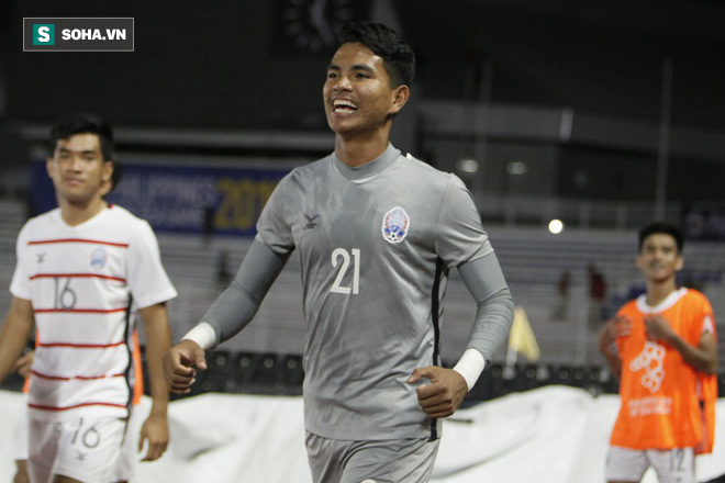 Cầu thủ Campuchia bật khóc, ăn mừng đầy cảm xúc sau chiến tích lịch sử tại SEA Games - Ảnh 4.