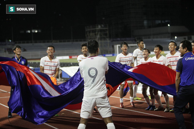 Vỡ òa trong vui sướng, phóng viên Campuchia mơ về trận chung kết SEA Games với Việt Nam - Ảnh 2.