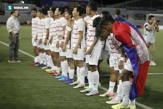 Cầu thủ Campuchia bật khóc, ăn mừng đầy cảm xúc sau chiến tích lịch sử tại SEA Games - Ảnh 9.