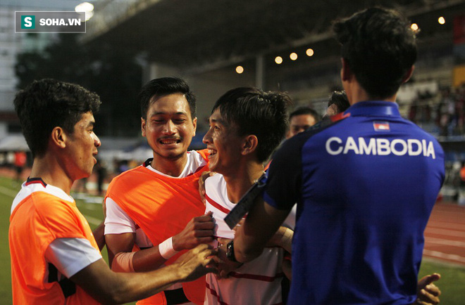 Vỡ òa trong vui sướng, phóng viên Campuchia mơ về trận chung kết SEA Games với Việt Nam - Ảnh 1.