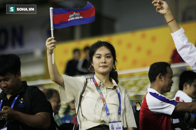 Cầu thủ Campuchia bật khóc, ăn mừng đầy cảm xúc sau chiến tích lịch sử tại SEA Games - Ảnh 8.