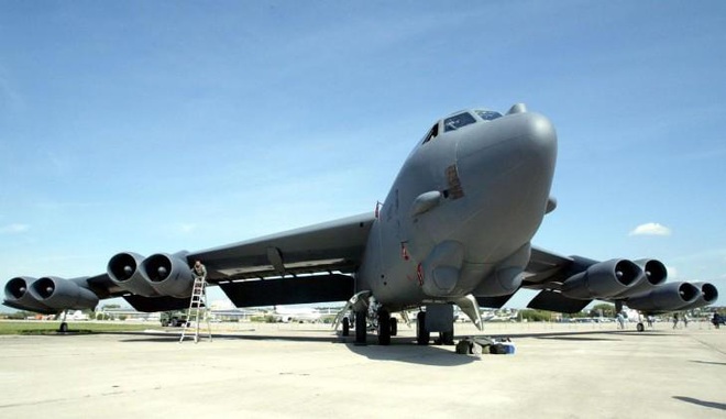 Không quân Mỹ lập kế B-52 đánh bom tàu xâm chiếm Đài Loan - Ảnh 1.