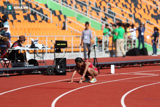 Rơi nước mắt với VĐV marathon Việt Nam đổ gục, không thể tự mặc quần dài lên nhận huy chương - Ảnh 1.