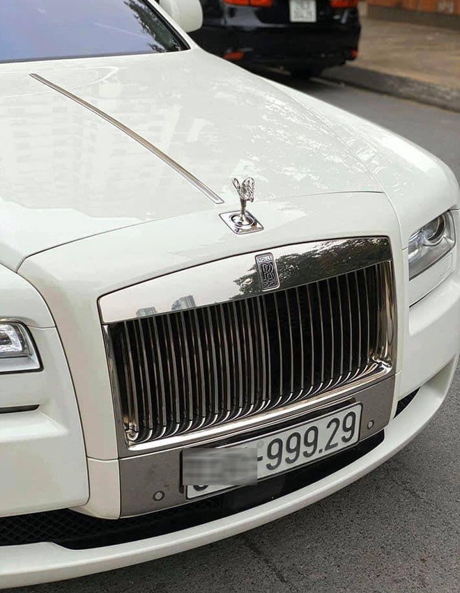 Rolls-Royce Ghost biển siêu đẹp, chạy 10 năm rao bán 9,999 tỷ đồng ở Hà Nội - Ảnh 2.
