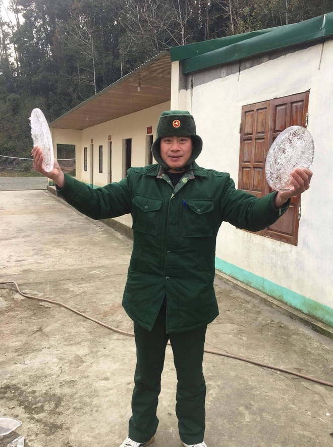 Băng giá đã xuất hiện tại xã biên giới của Nghệ An - Ảnh 1.