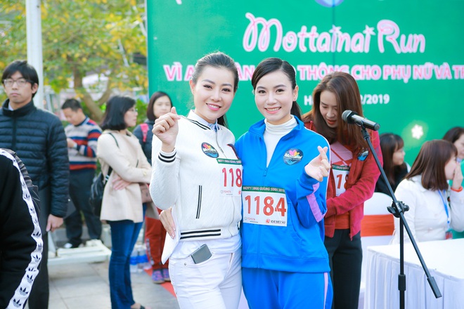 Diễn viên Lan Phương và nhiều nghệ sĩ nổi tiếng miền Bắc tham gia chạy từ thiện - Ảnh 5.