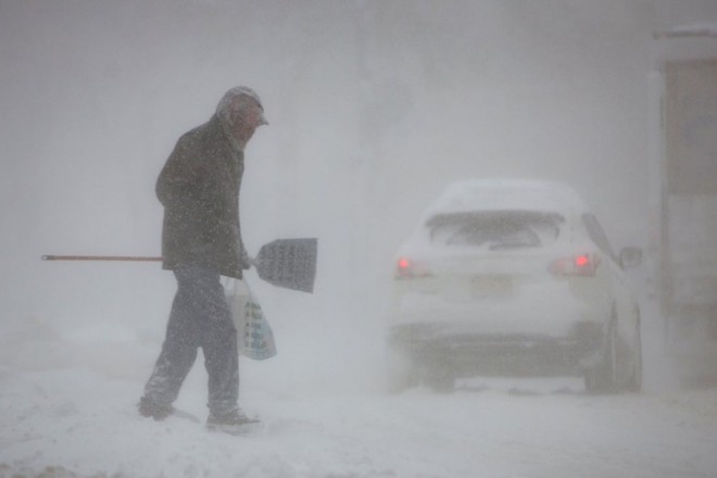 Những hình ảnh khó tin về đợt lạnh kỷ lục khiến 21 người chết ở Mỹ  - Ảnh 5.
