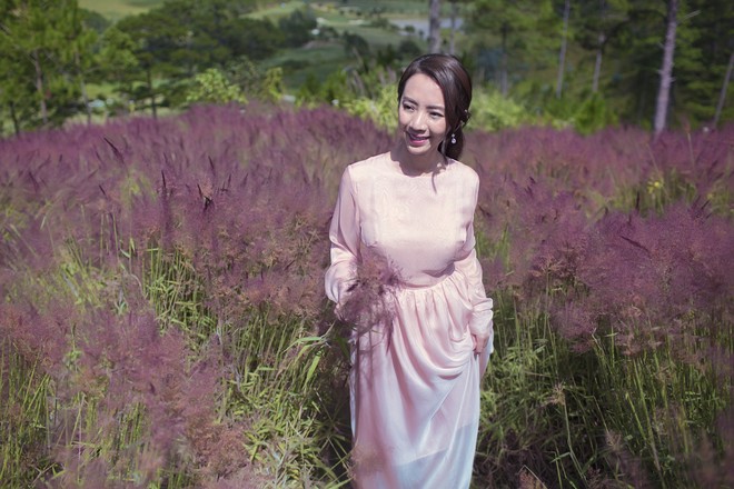 Hoa hậu hài Thu Trang khoe vẻ gợi cảm, mặn mà dịp đầu năm - Ảnh 3.
