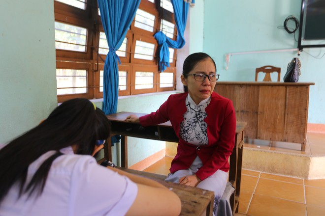 Buổi học đầu năm đẫm nước mắt ở ngôi trường có 6 học sinh tử nạn trong Tết - Ảnh 6.