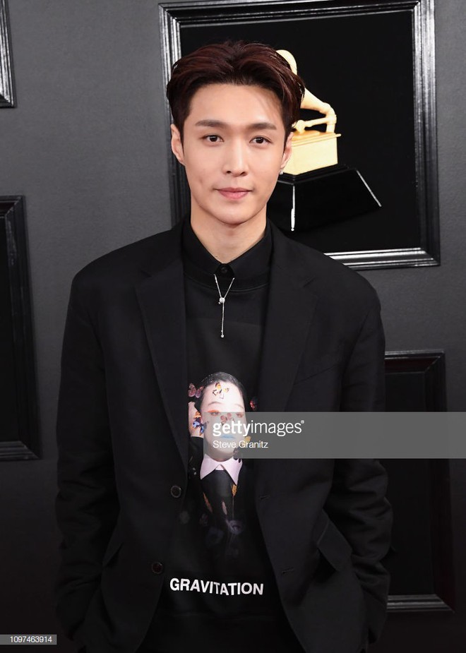 Thảm đỏ Grammy 2019: BTS, Lay (EXO) lung linh bên dàn sao Âu Mỹ, trong đó có 1 người ăn mặc khác lạ gây sốc - Ảnh 3.