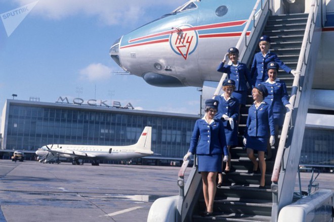 Ảnh: Nhan sắc ngọt ngào của các nữ tiếp viên hàng không Nga và Xô viết - Ảnh 4.