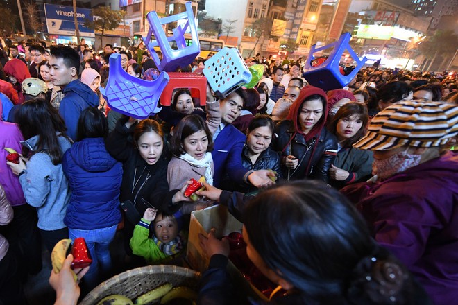 Hàng nghìn người chen chân dâng sớ cúng giải hạn sao La Hầu tại chùa Phúc Khánh - Ảnh 18.