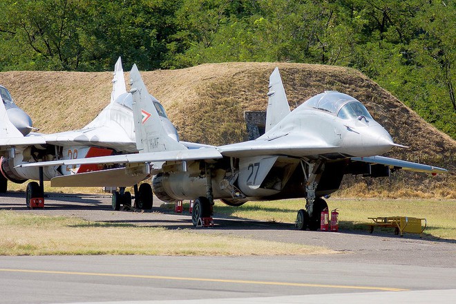 [ẢNH] Hungary bán thanh lý cả phi đội tiêm kích MiG-29 với giá rẻ như cho - Ảnh 10.