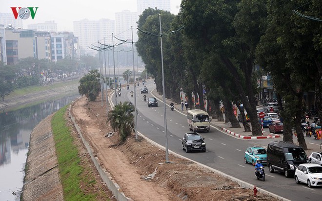 Sau cắt xén, 2 tuyến vành đai của Thủ đô rộng thênh thang sạch đẹp - Ảnh 2.