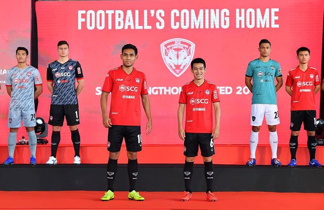 Muangthong làm lễ xuất quân, Văn Lâm là số 1 - Ảnh 3.