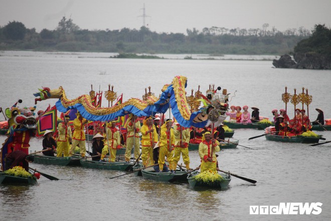 Ảnh: Vạn người tham gia lễ rước nước tại chùa Tam Chúc lớn nhất thế giới - Ảnh 4.