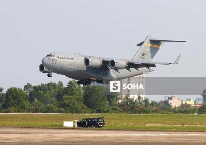 Vận tải cơ C-17 Globemaster III của Không quân Mỹ hai lần hạ cánh tại Đà Nẵng - Ảnh 5.