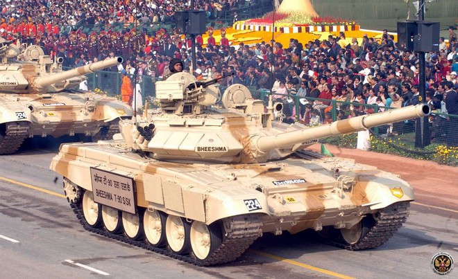 Tăng T-90MS Nga khai hỏa: Lộ diện nội thất bên trong cực hiếm khi công bố - Ảnh 1.